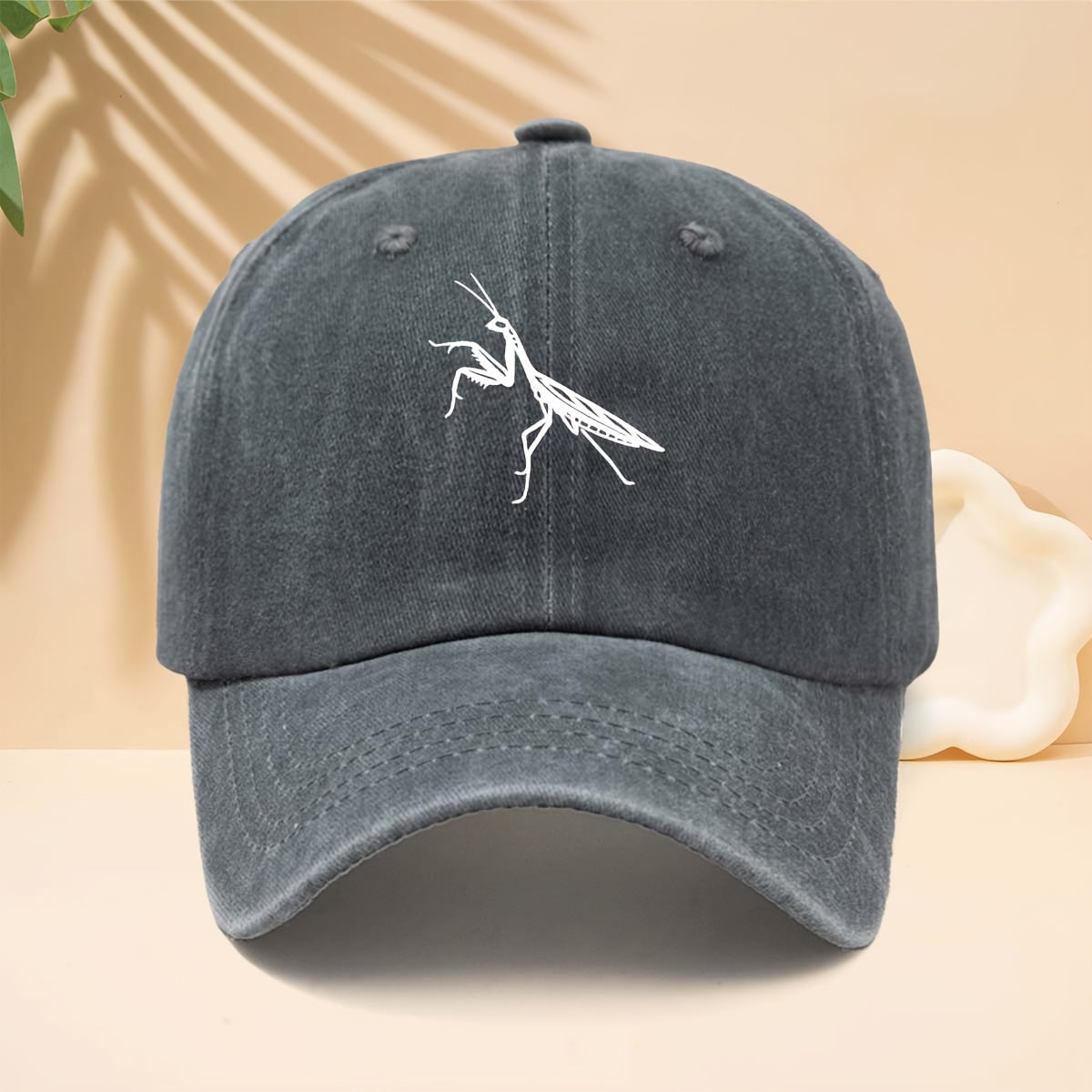 Men' & Women' Praying Mantis Print Trucker Hat - Adjustable Soft-Top Cap with Insect Design, Curved Brim Suitable for Casual,, Parties, for All- Outdoor Wear, Hip-Hop Style for Trucking, Driving, Daily Use
