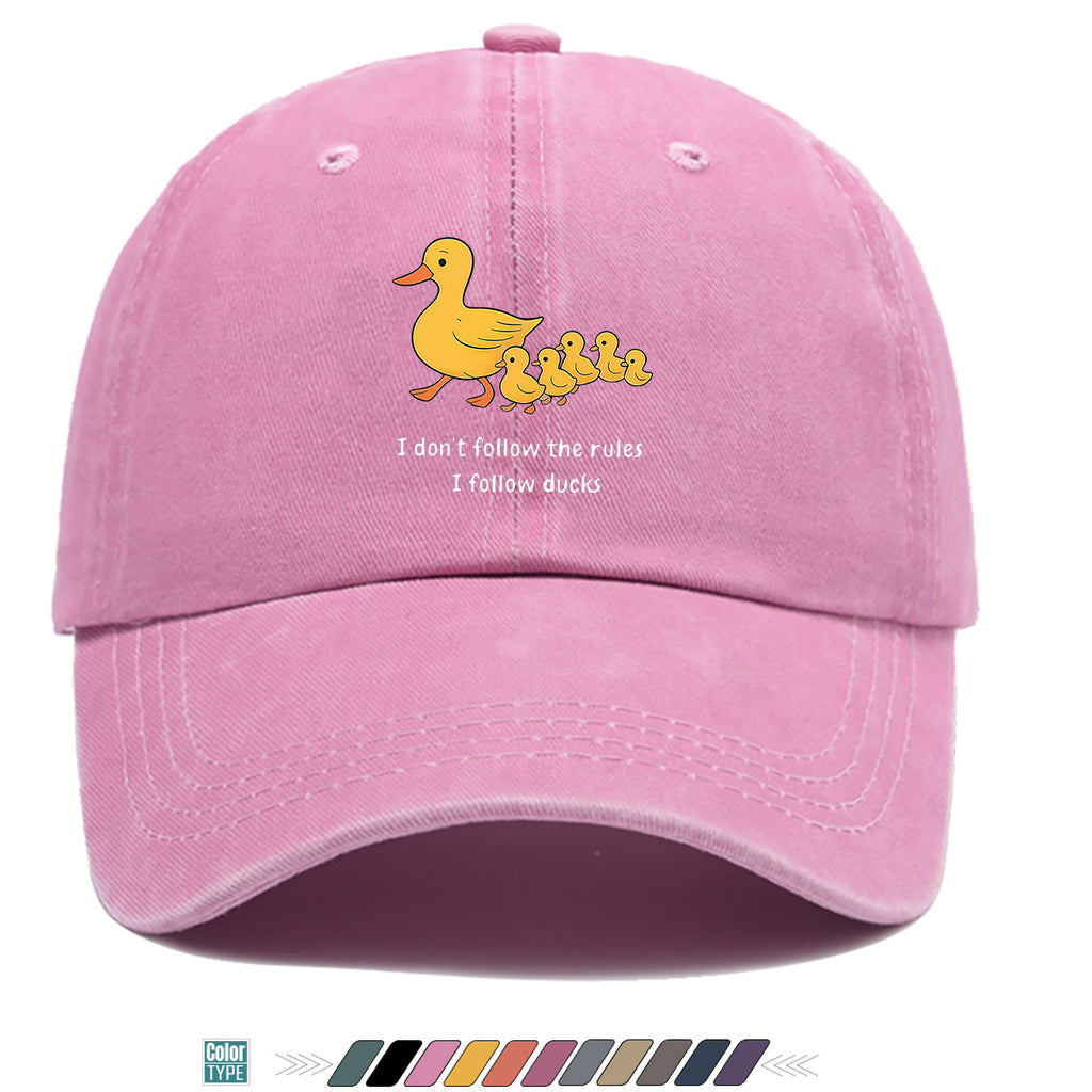 1pc Cartoon Mother Duck with Five Ducklings Print Baseball Cap, Retro Glitch Art Style Striped Background, Funny Slogan "I Don'T Follow The Rules, I Follow The Ducks", Comfortable And Breathable Sun Hat