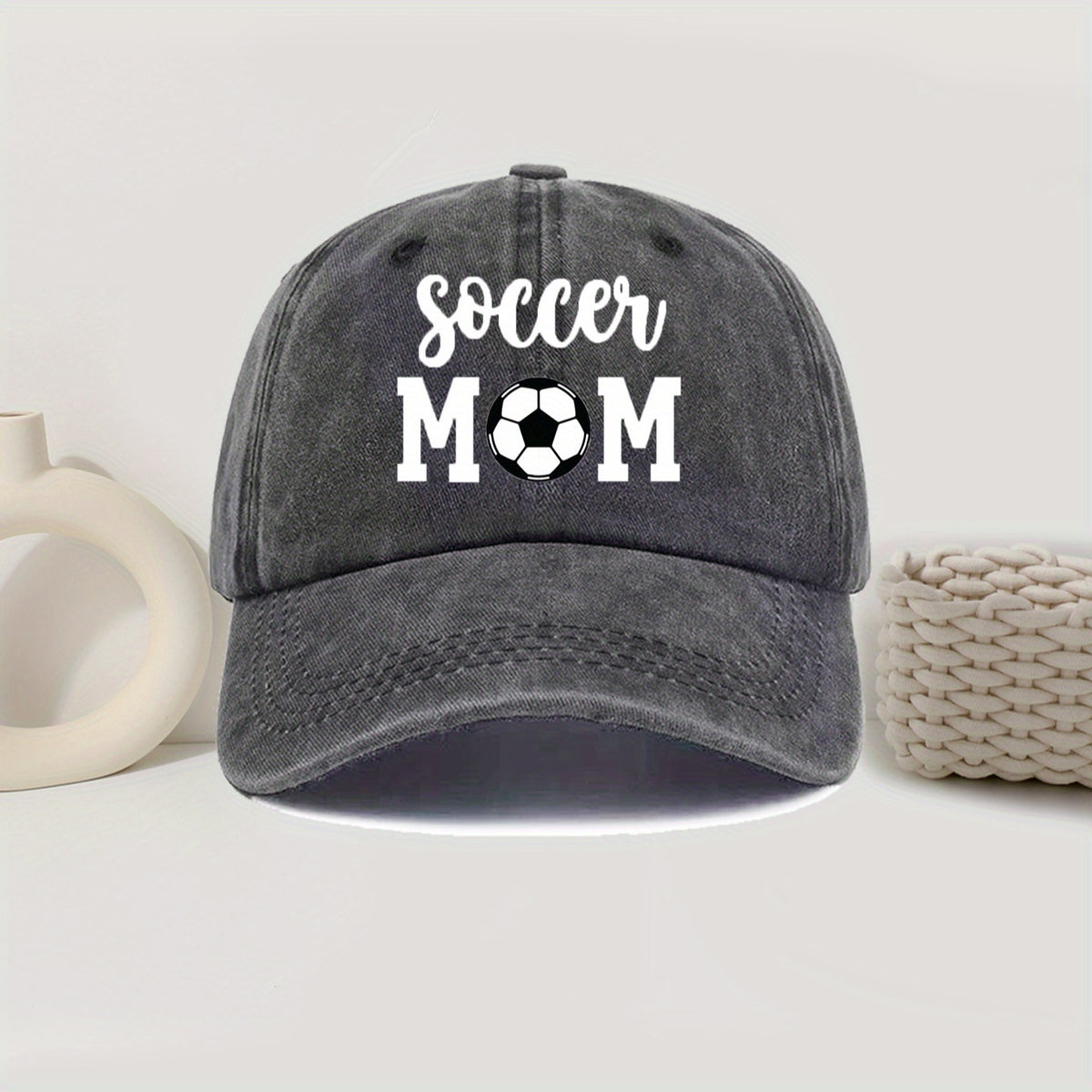 Soccer Mom Print Baseball Cap - Vintage Washed Style, Adjustable Fit, Suitable for Outdoor Activities, Fashion Design