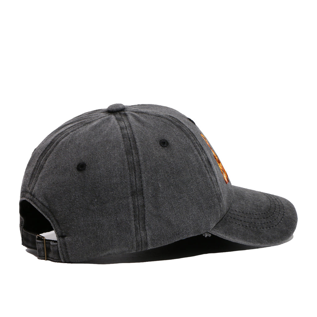 1pc Two Cartoon Giraffe Print Baseball Caps, Lively And Cute Design. Comfortable And Breathable Sun Hat, Fashionable And Beautiful, Suitable for Both Men And Women, Adjustable Size. Trucker Hat, Beach Vacation Hat, Suitable for Outdoor Activities